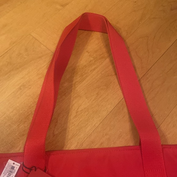 Victoria Secret Packable Heart Nylon tote bag - Picture 4 of 9